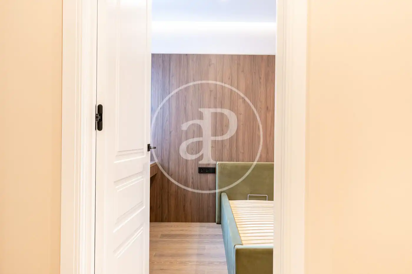Flat for sale in Barcelona  with Air Conditioner, Heating and Balcony