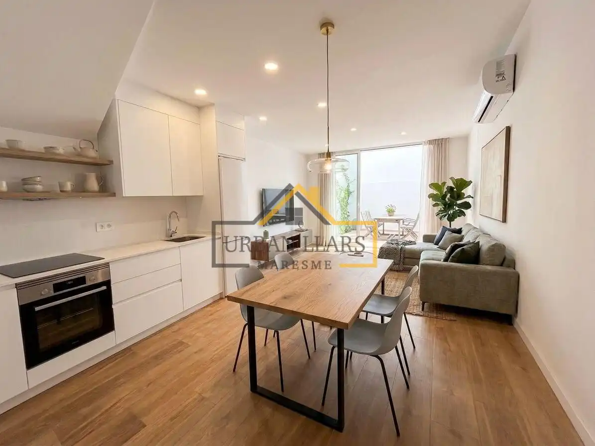 Vista exterior de Casa o chalet en venta en Mataró con Calefacción, Parquet y Terraza