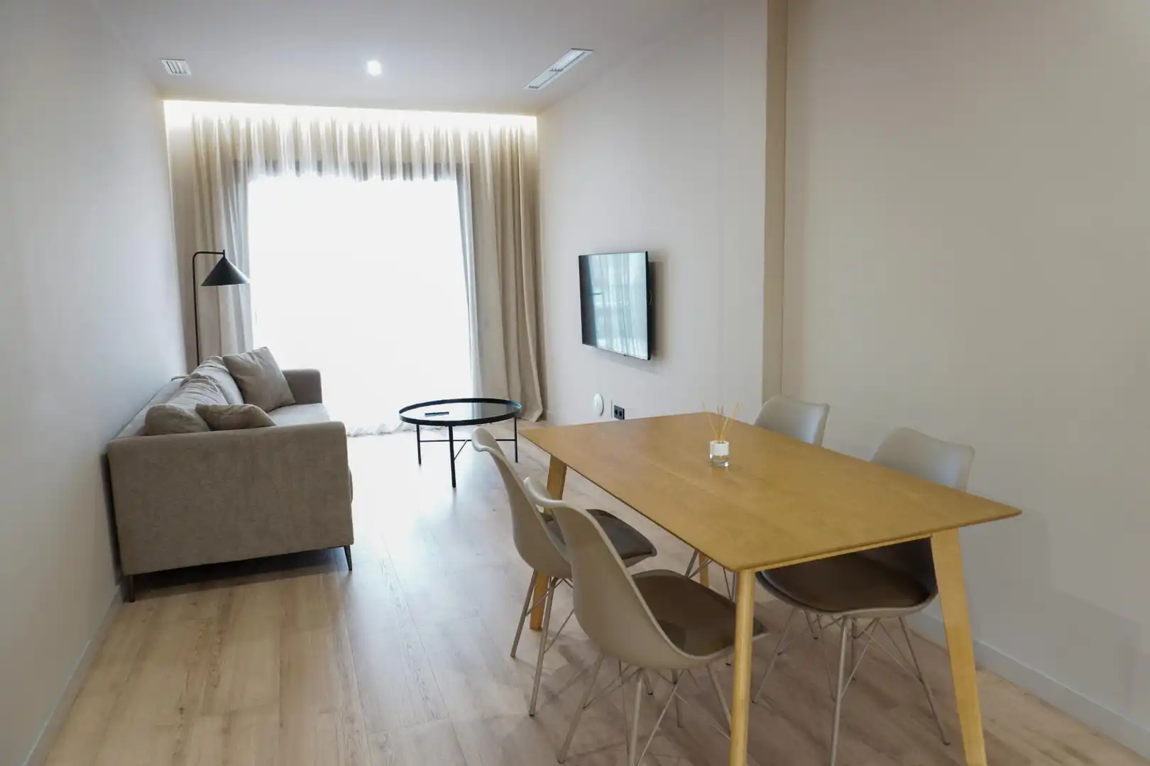 Sala de estar de Piso de alquiler en Badalona con Aire acondicionado, Calefacción y Amueblado
