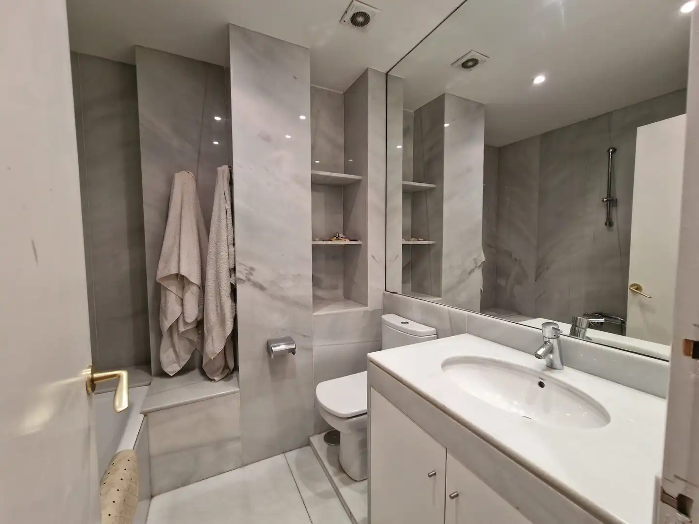 Piso en venta en Calle Calvo Sotelo, Centro - Ayuntamiento