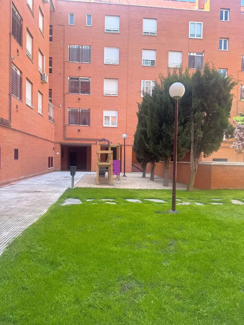 Parkplatz von Wohnung zum Verkauf in Madrid mit Klimaanlage, Heizung und Terrasse