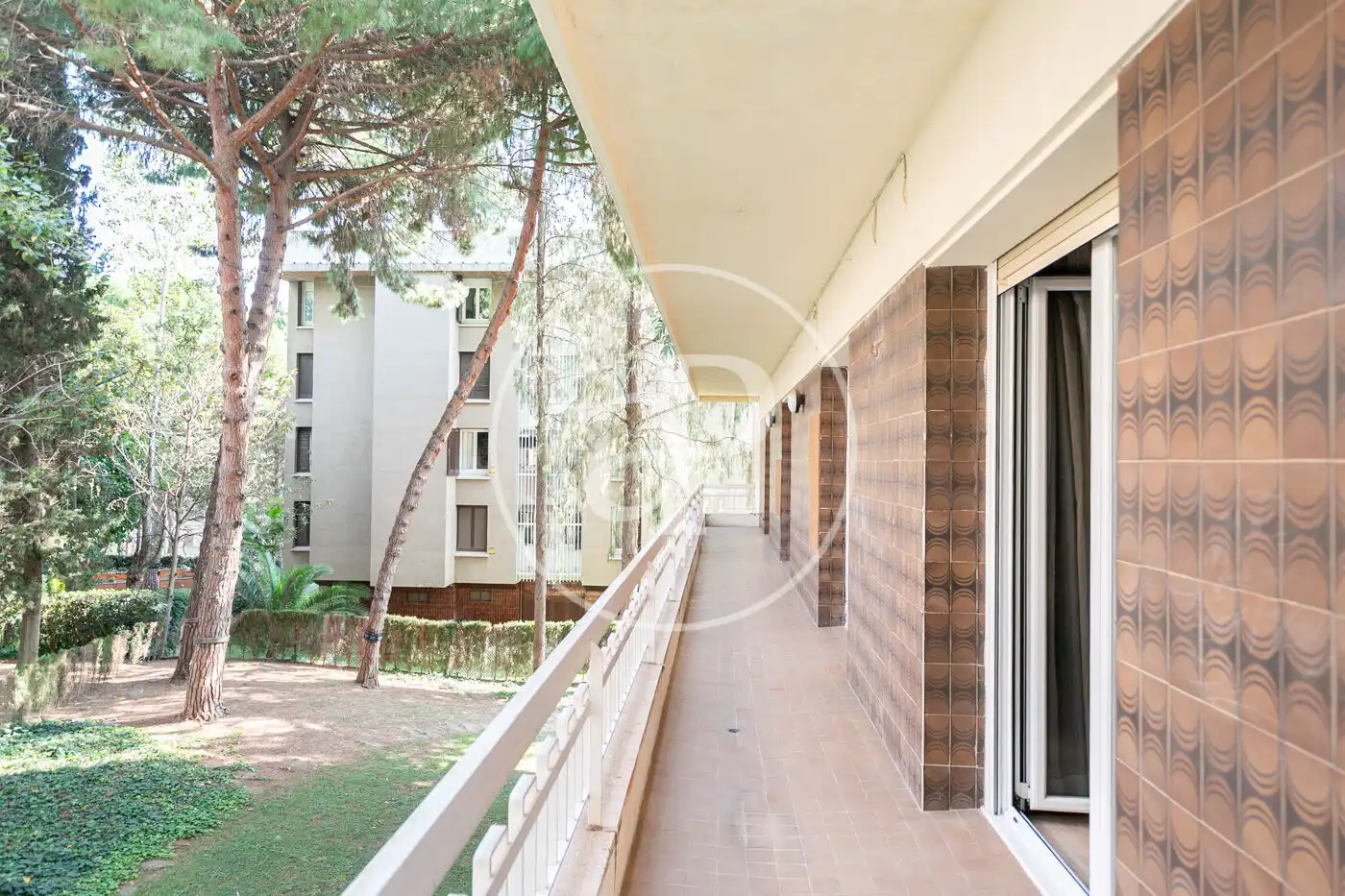 Vista exterior de Piso en venta en Barcelona con Calefacción, Jardín privado y Terraza