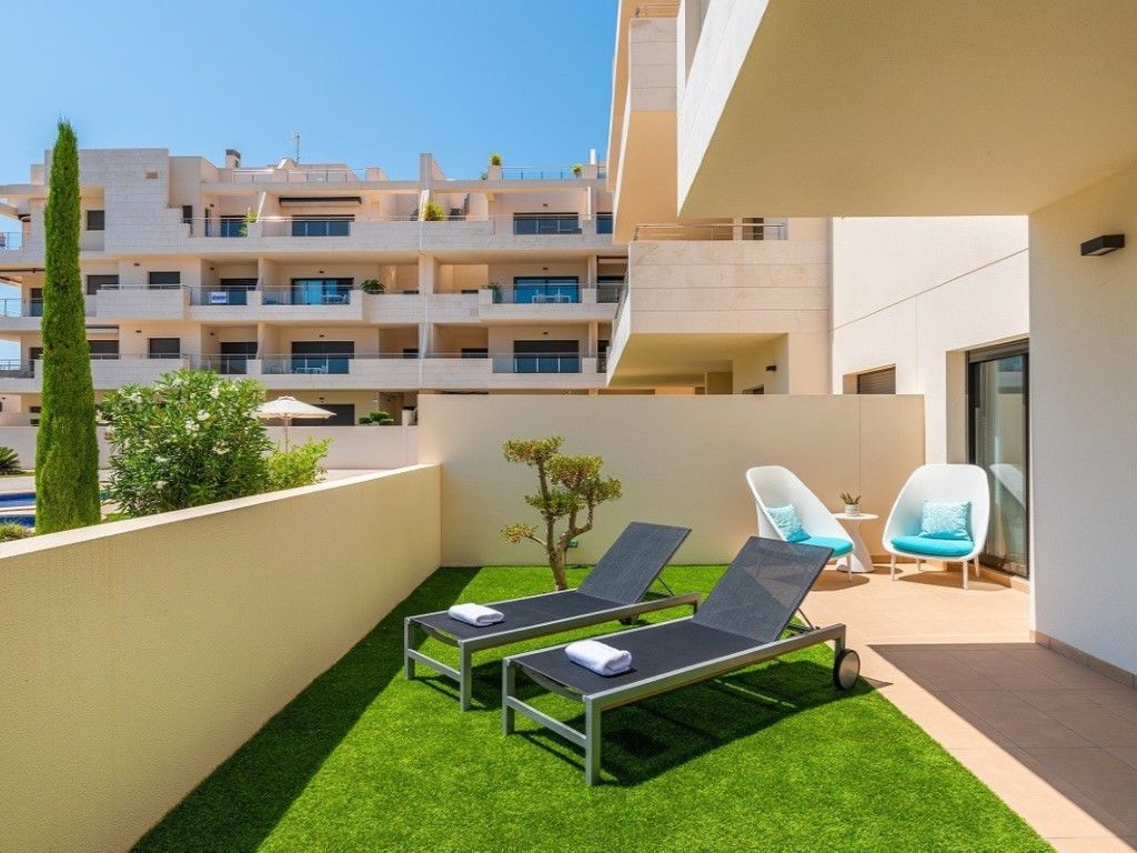 Terrassa de Apartament en venda en Orihuela amb Aire condicionat, Jardí privat i Terrassa