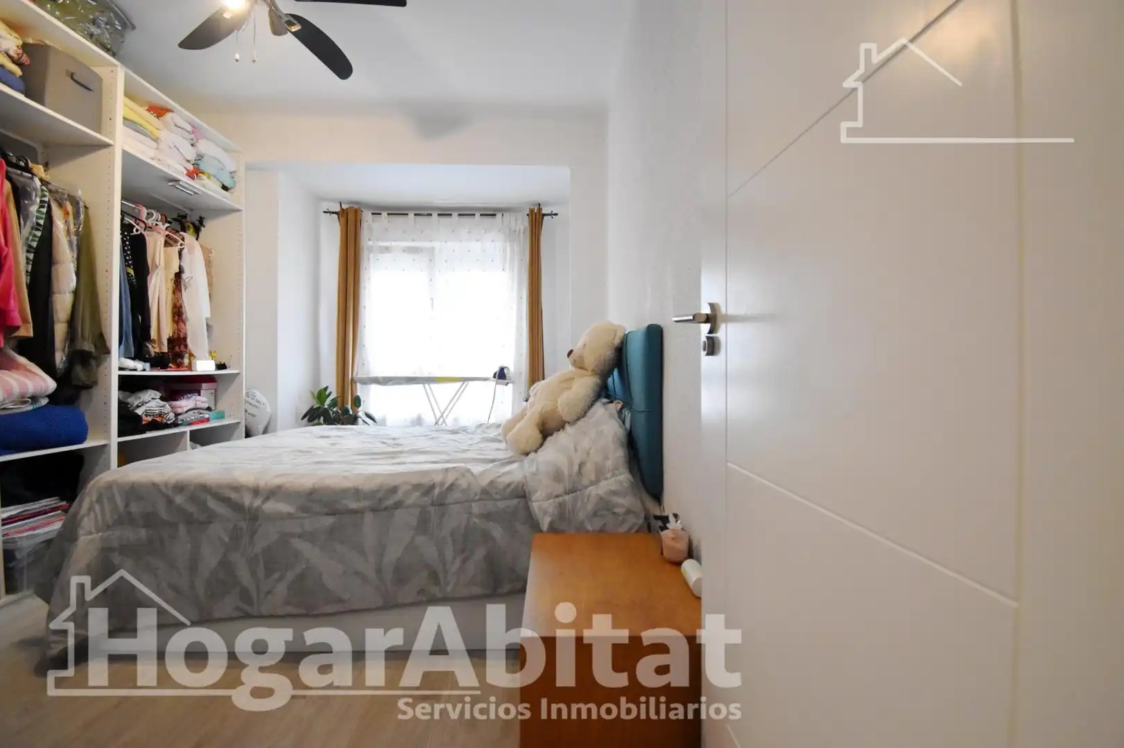 Bedroom of Flat for sale in Oliva  with Parquet flooring, Furnished and Balcony
