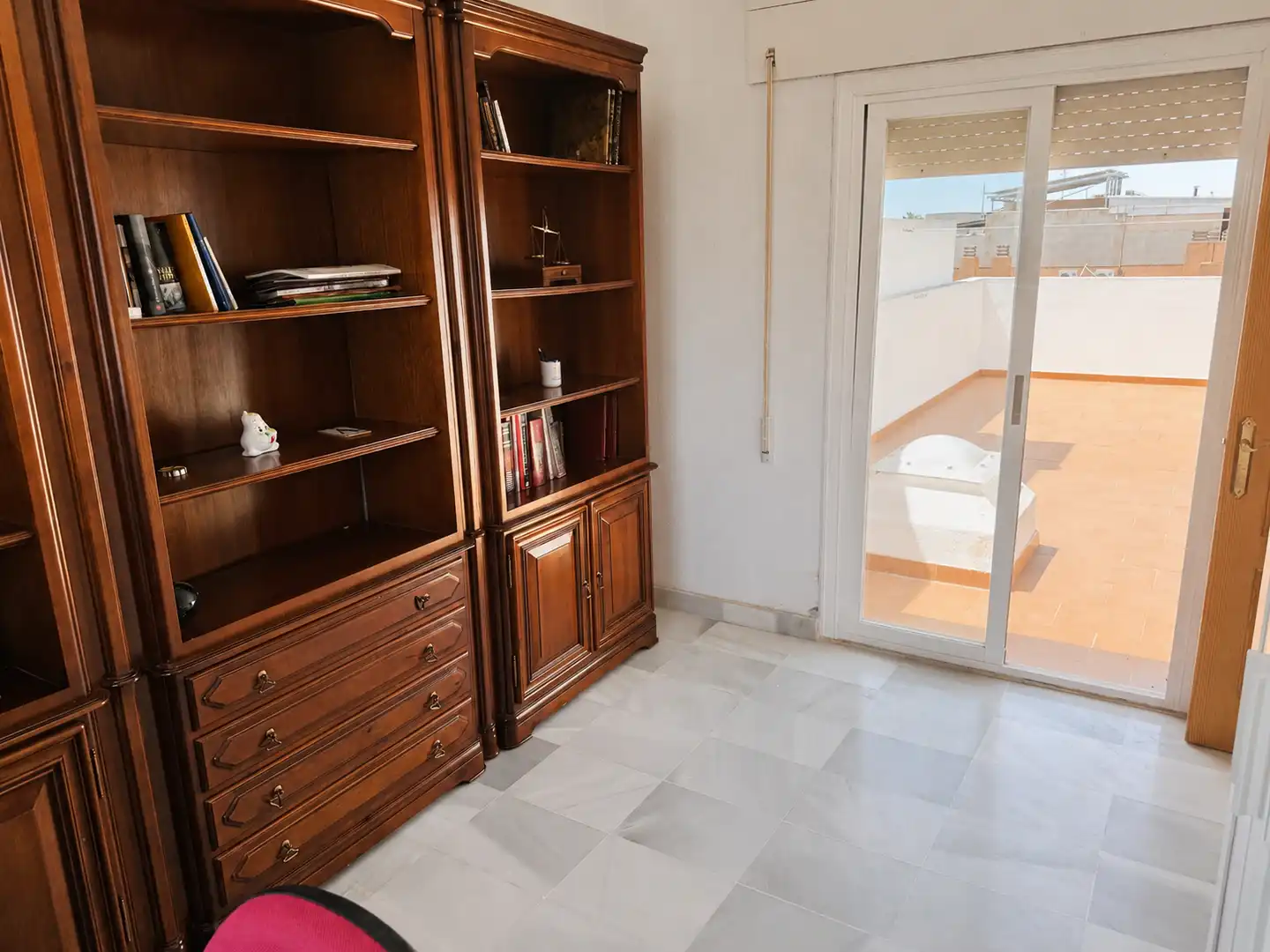 Sala d'estar de Casa adosada en venda en Roquetas de Mar amb Aire condicionat, Terrassa i Traster
