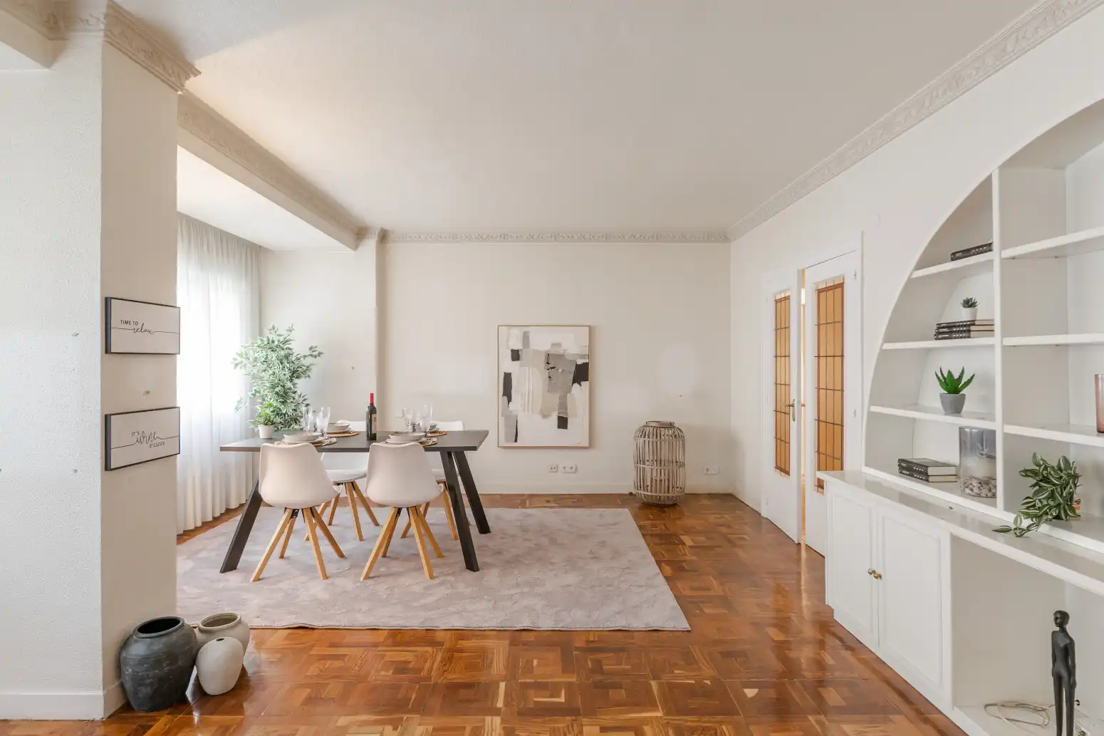 Comedor de Piso en venta en  Pamplona / Iruña con Calefacción y Parquet