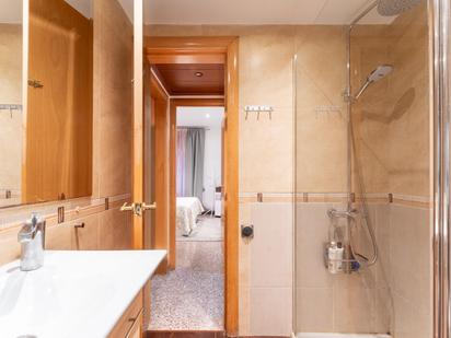 Bathroom of Flat for sale in  Barcelona Capital  with Air Conditioner, Heating and Balcony