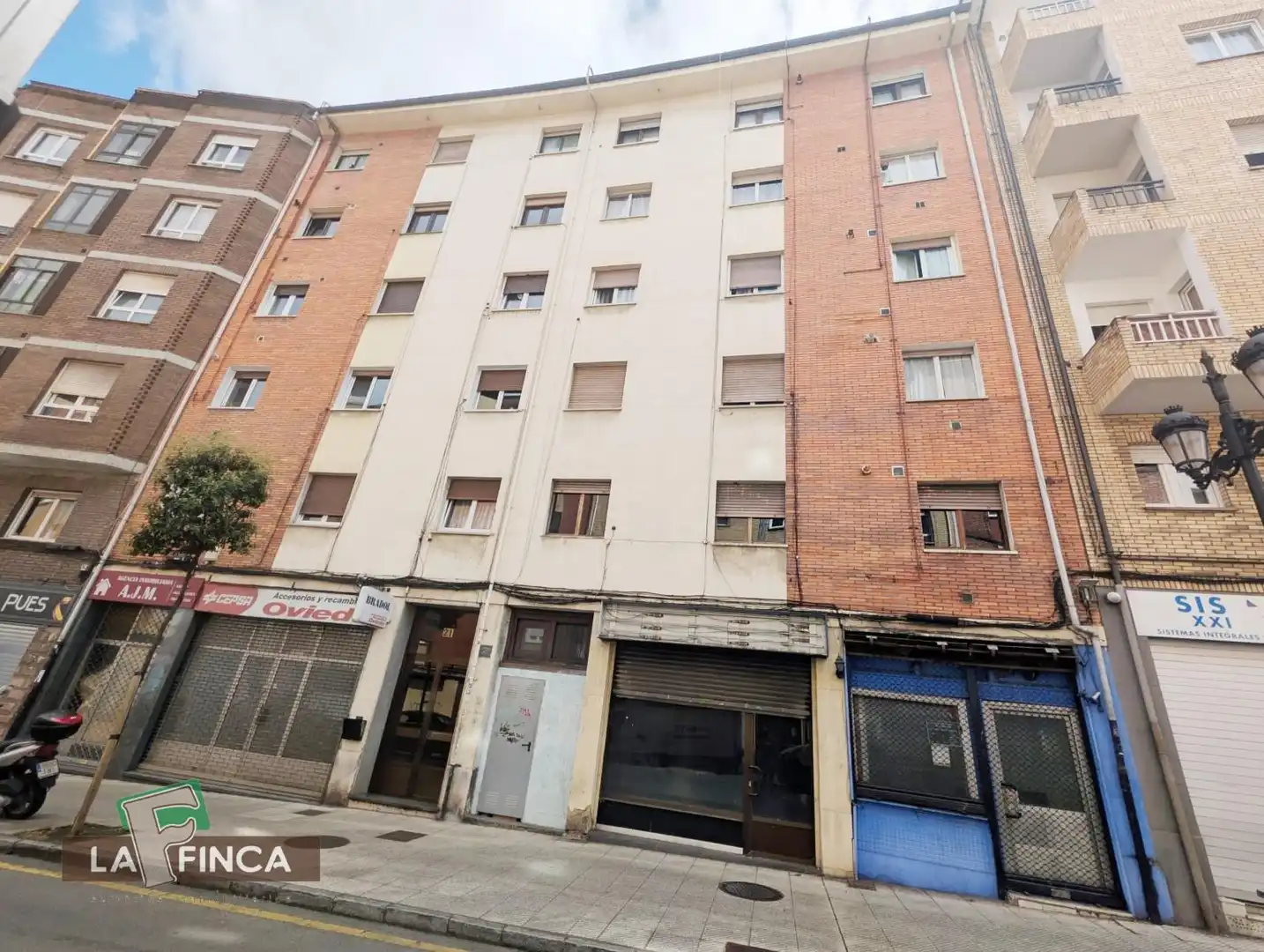 Exterior view of Flat for rent in Oviedo   with Heating