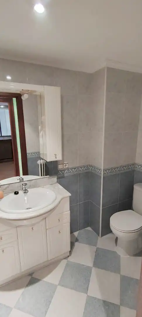 Bathroom of Flat for sale in Salamanca  with Heating, Parquet flooring and Terrace