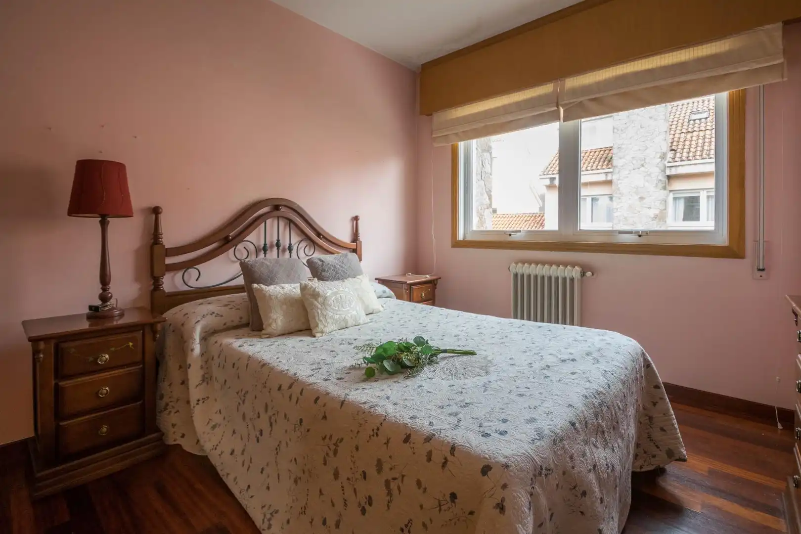 Habitación de Casa adosada en venta en Oleiros con Calefacción, Jardín privado y Parquet