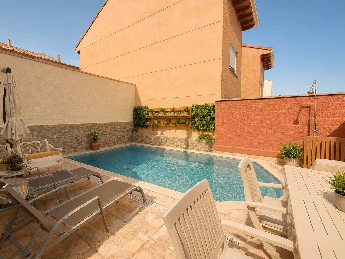 Piscina de Casa adosada en venta en Arganda del Rey con Aire acondicionado, Calefacción y Horno