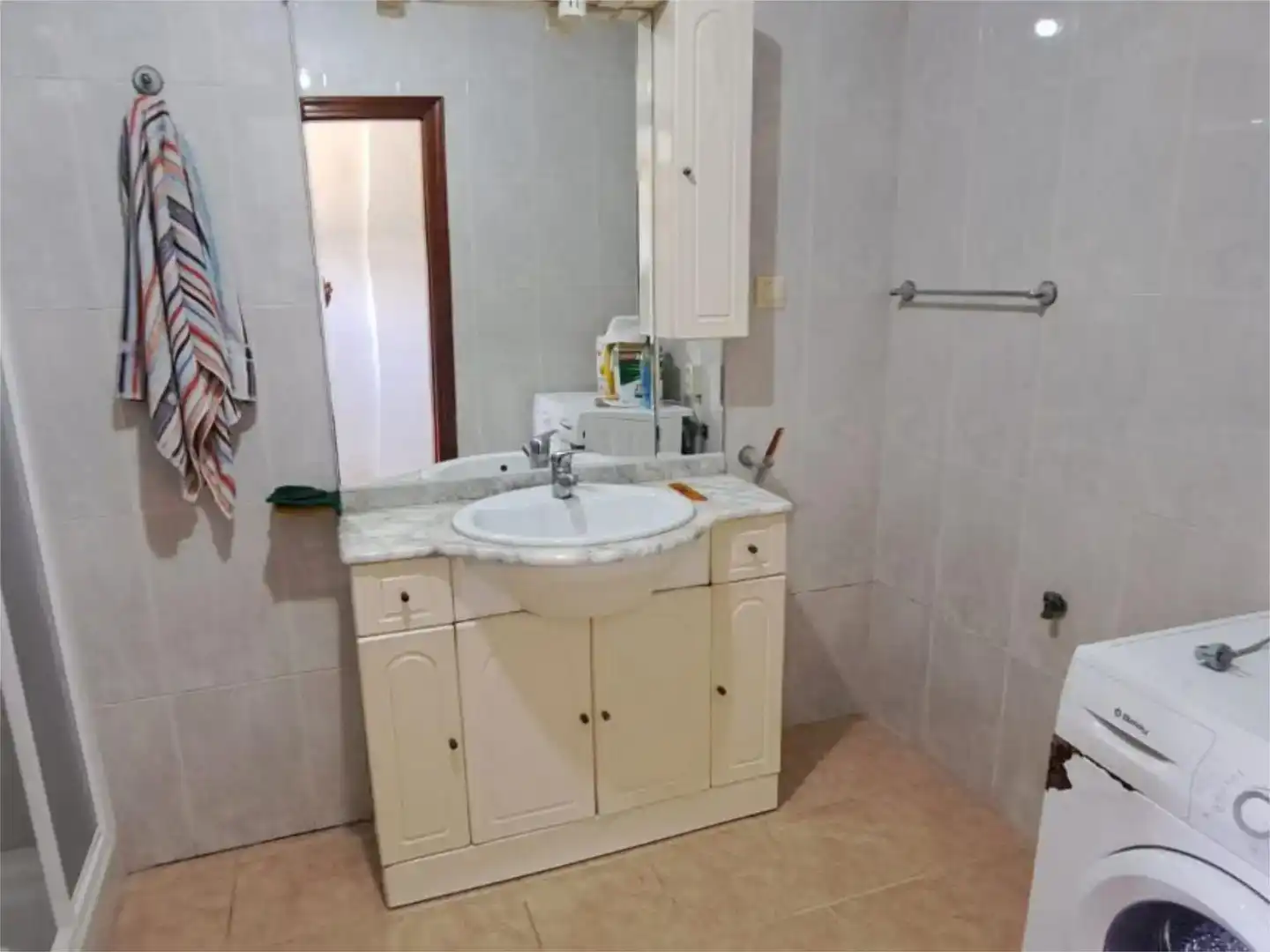 Bany de Casa o xalet en venda en Laxe amb Jardí privat, Traster i Moblat