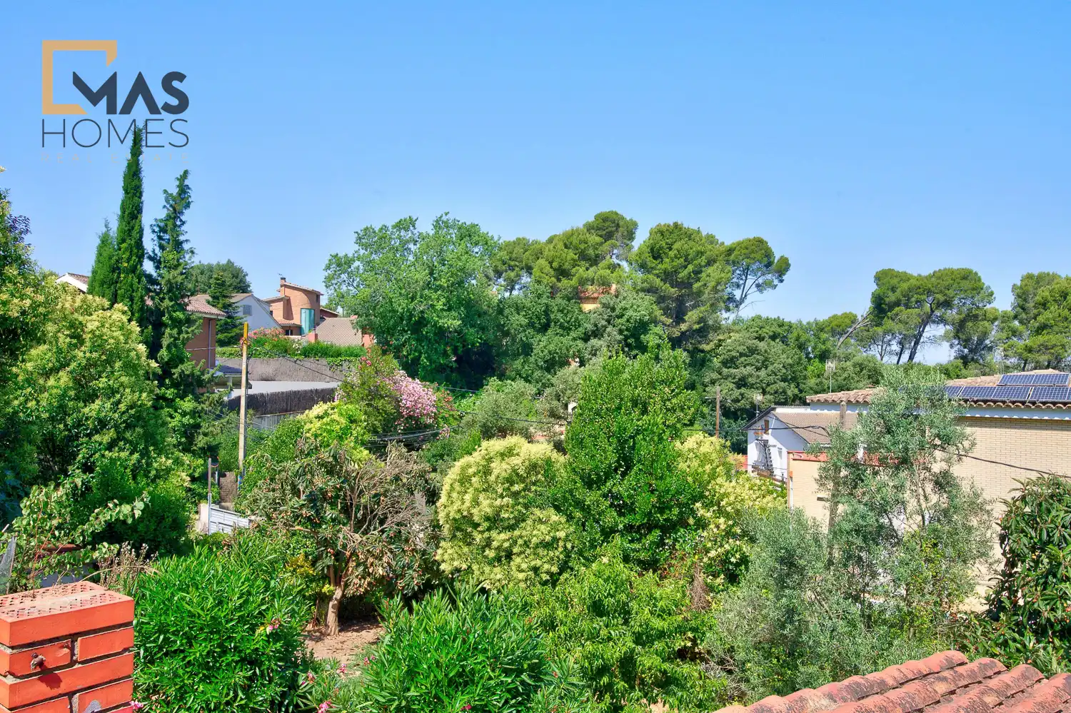 Vista exterior de Casa o xalet en venda en Sant Cugat del Vallès amb Jardí privat i Piscina
