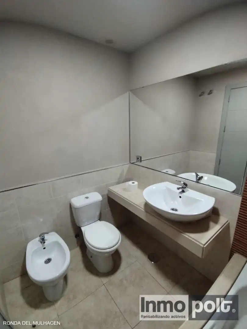 Badezimmer von Wohnung zur Miete in Vera mit Klimaanlage, Heizung und Privatgarten