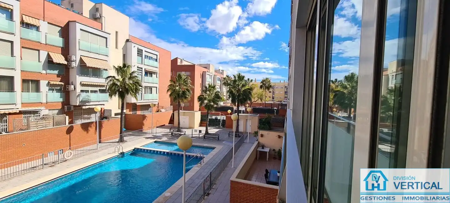 Piscina de Piso en venta en Manises con Aire acondicionado, Calefacción y Trastero