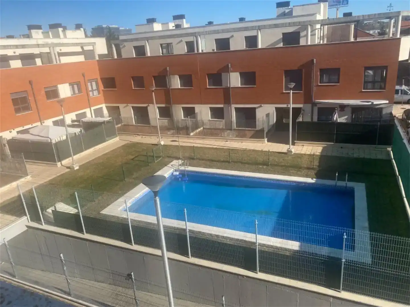 Piscina de Àtic en venda en Arroyo de la Encomienda amb Parquet, Traster i Moblat