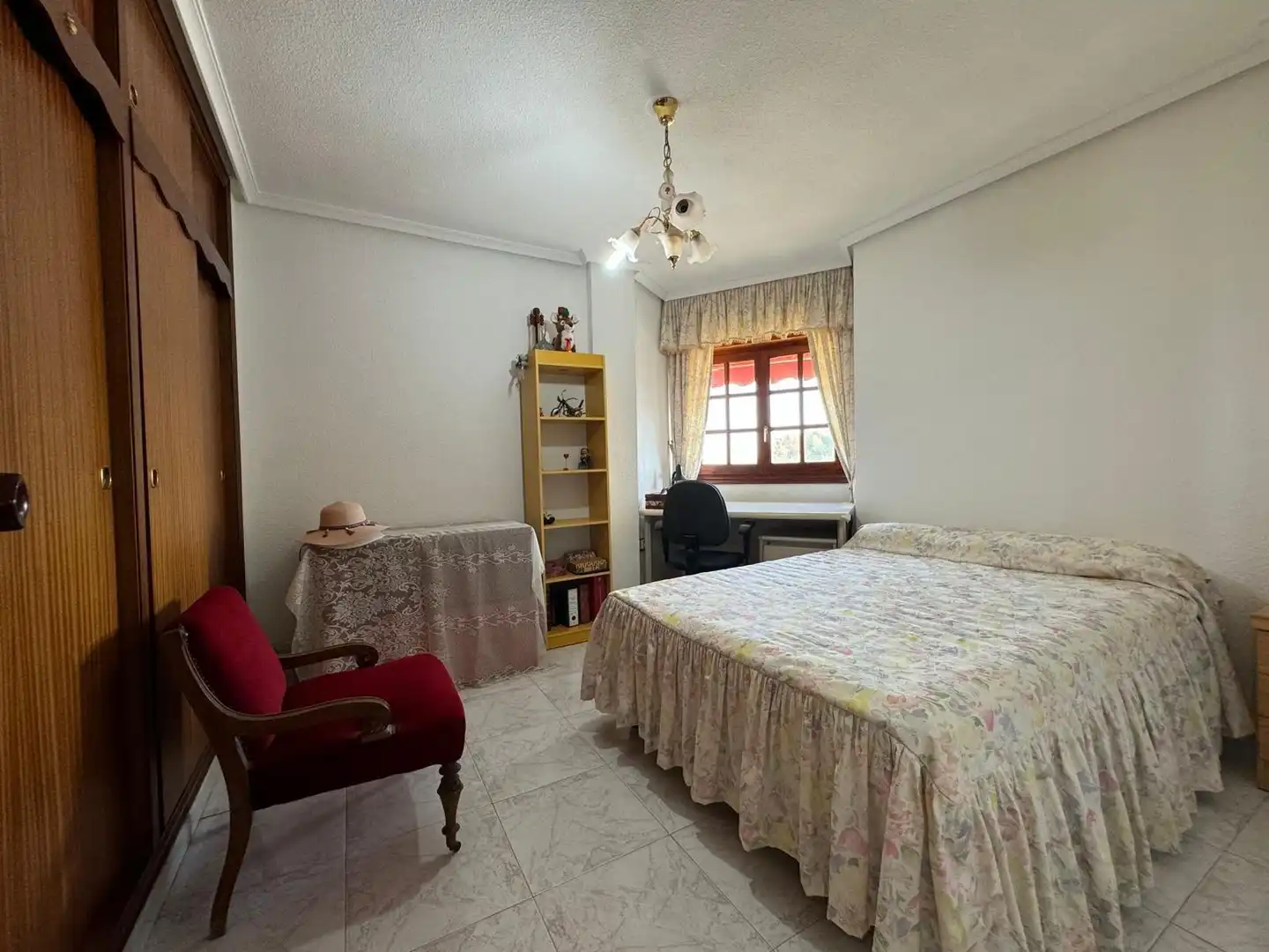 Dormitori de Casa o xalet en venda en Alicante / Alacant amb Calefacció, Jardí privat i Terrassa
