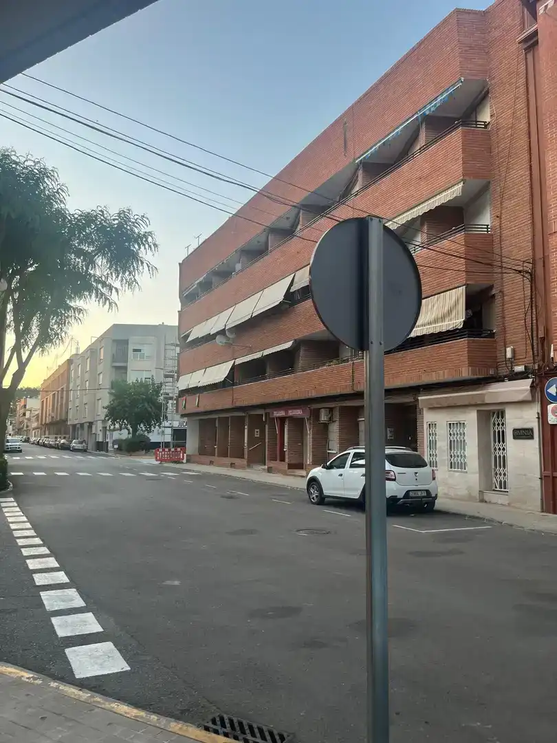 Aparcament de Pis en venda en L'Alcúdia de Crespins amb Aire condicionat i Balcó