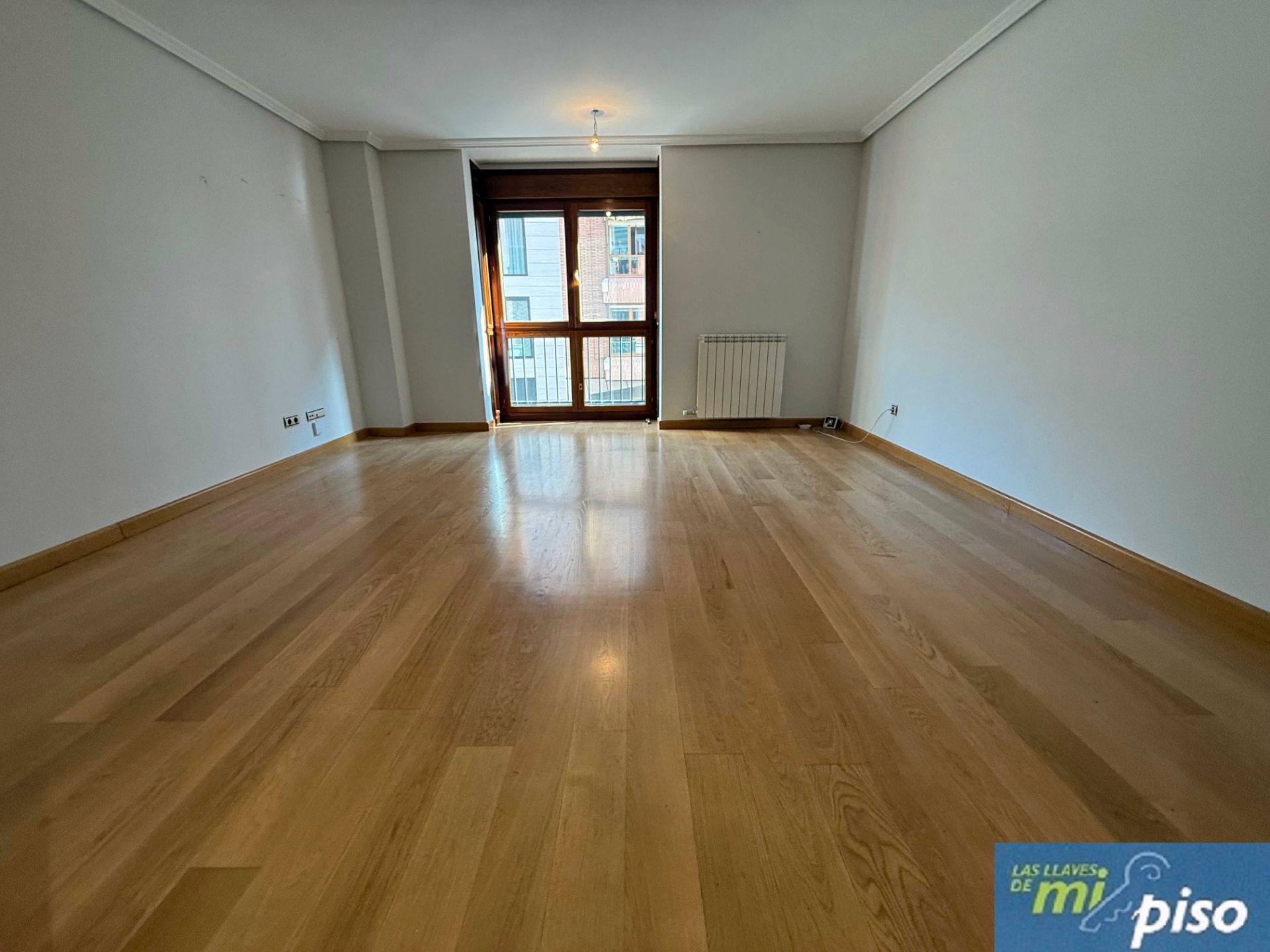Exterior view of Flat for sale in Valladolid Capital  with Heating, Parquet flooring and Storage room