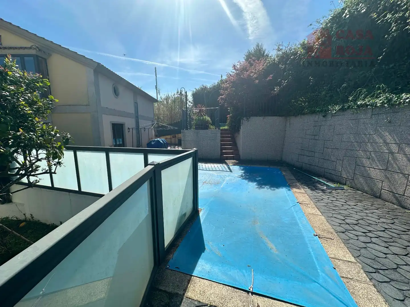 Vista exterior de Casa o xalet en venda en Cangas  amb Calefacció, Terrassa i Traster