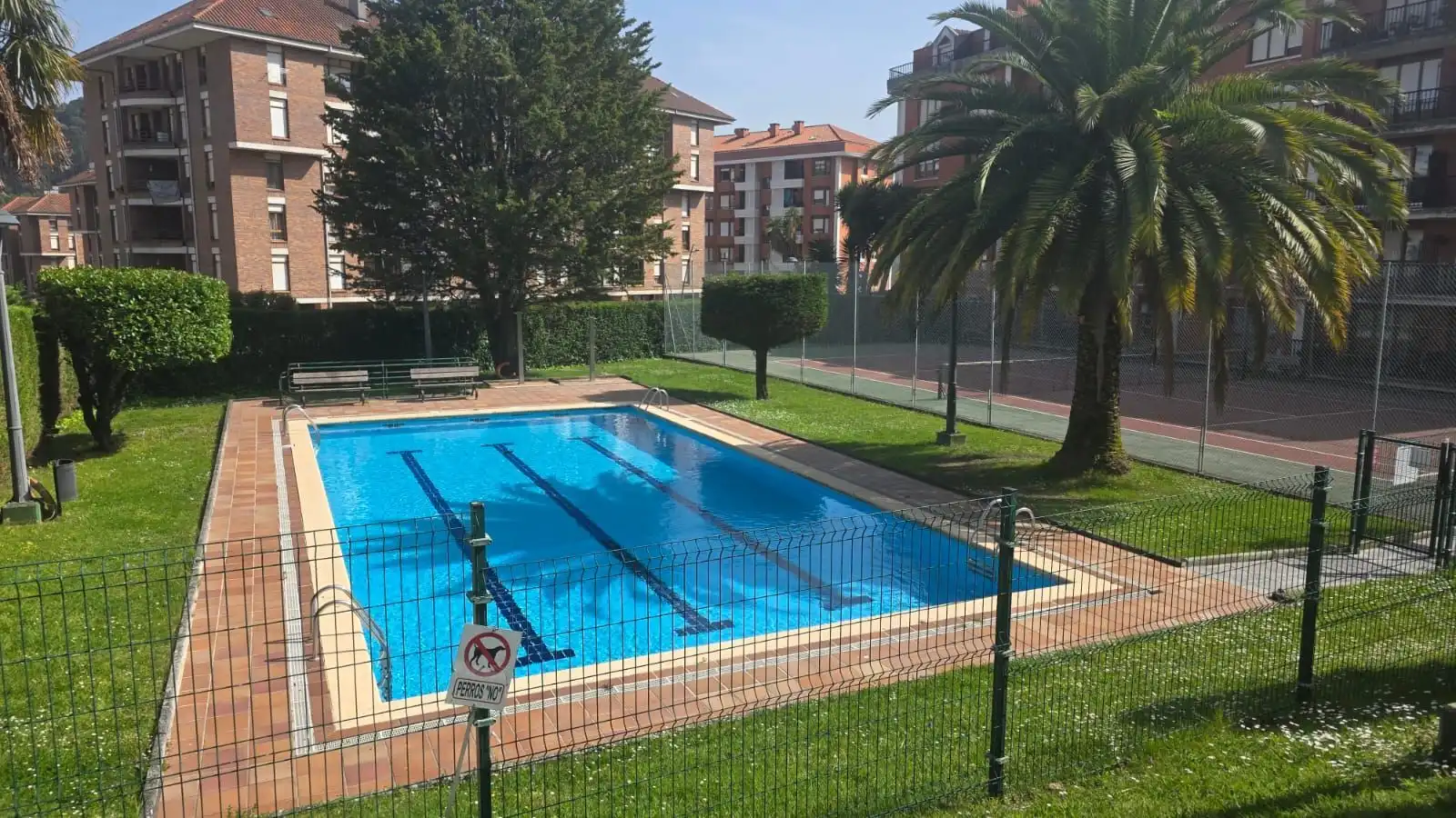 Swimming pool of Flat for sale in Castro-Urdiales  with Heating, Terrace and Furnished