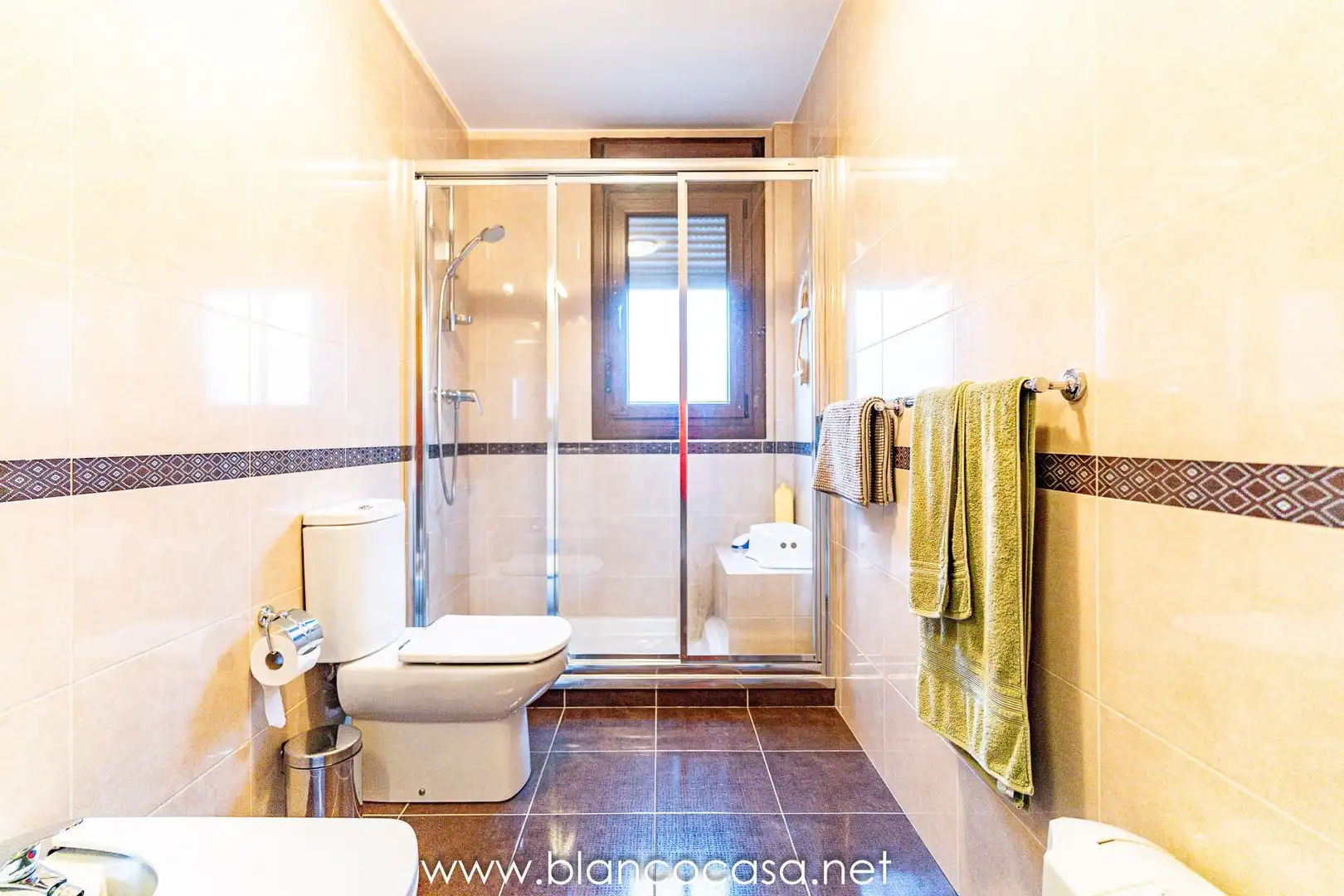 Baño de Casa o chalet en venta en Carballo con Calefacción, Trastero y Amueblado