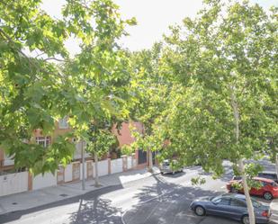 Vista exterior de Pis per a compartir en  Madrid Capital amb Aire condicionat i Terrassa
