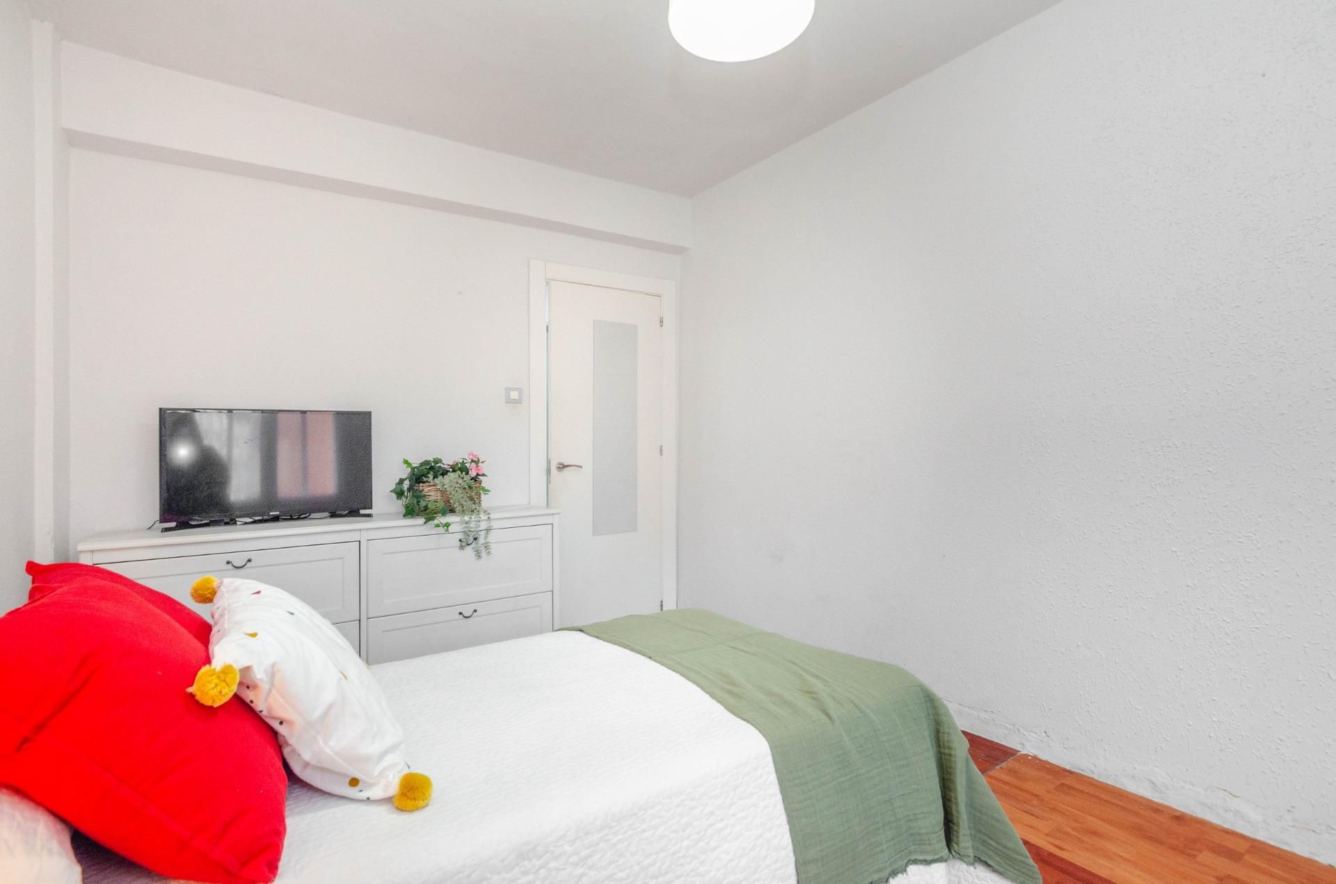 Bedroom of Flat for sale in Gijón   with Private garden, Storage room and Furnished