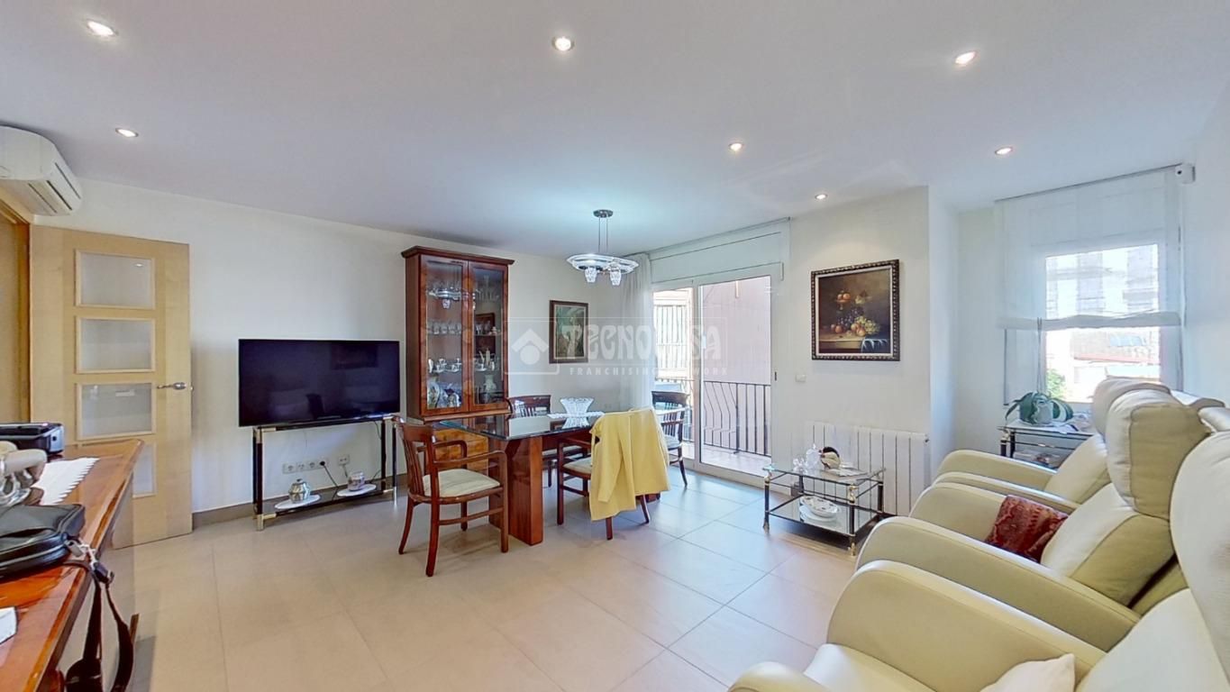 Living room of Flat for sale in Cerdanyola del Vallès  with Heating and Balcony