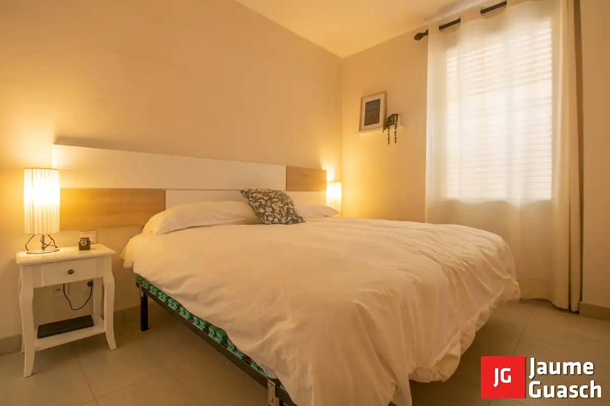 Schlafzimmer von Dachboden zum Verkauf in Torredembarra mit Klimaanlage, Heizung und Terrasse