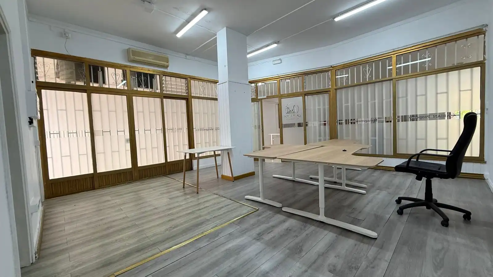 Commercial properties for rent in Arona  with Air Conditioner, Parquet flooring and Internet