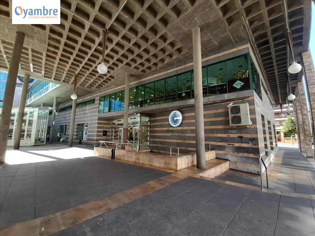 Local comercial en venta en CONCEPCION ARENAL EDIF. CENTRO CIVICO, imagen 2