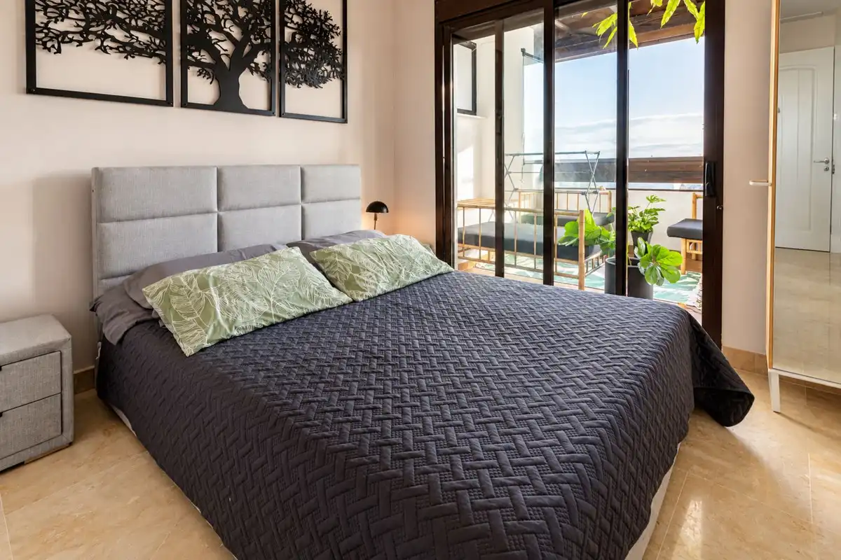 Apartment with pool to rent in La Alcaidesa, imagen 11