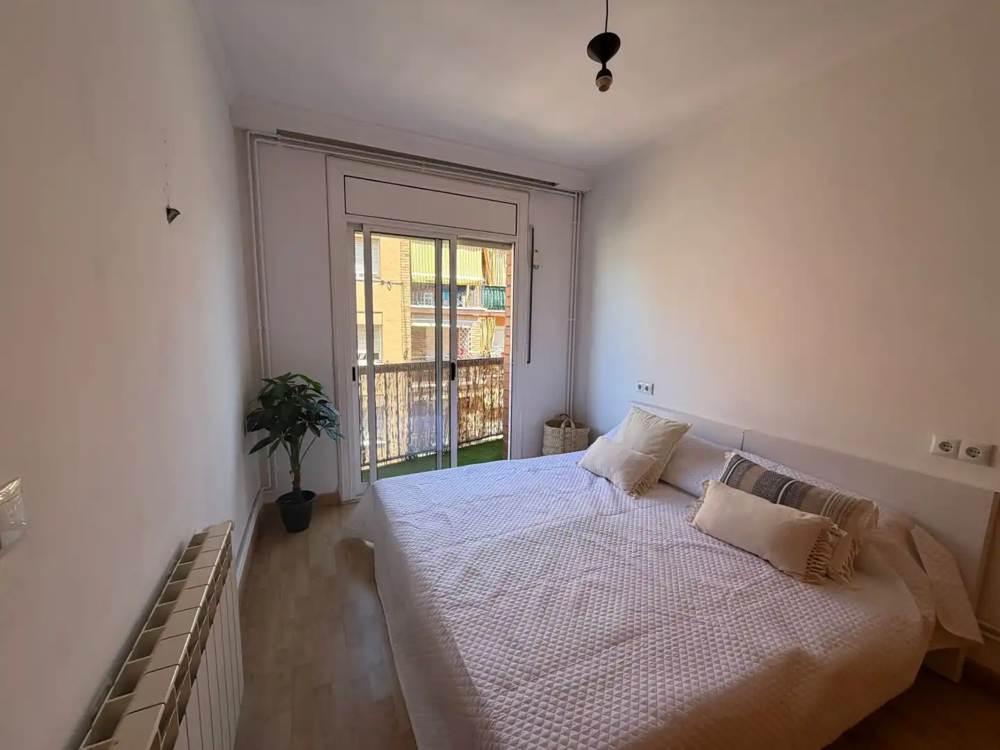 Schlafzimmer von Wohnung zum Verkauf in Rubí mit Heizung, Ofen und Balkon