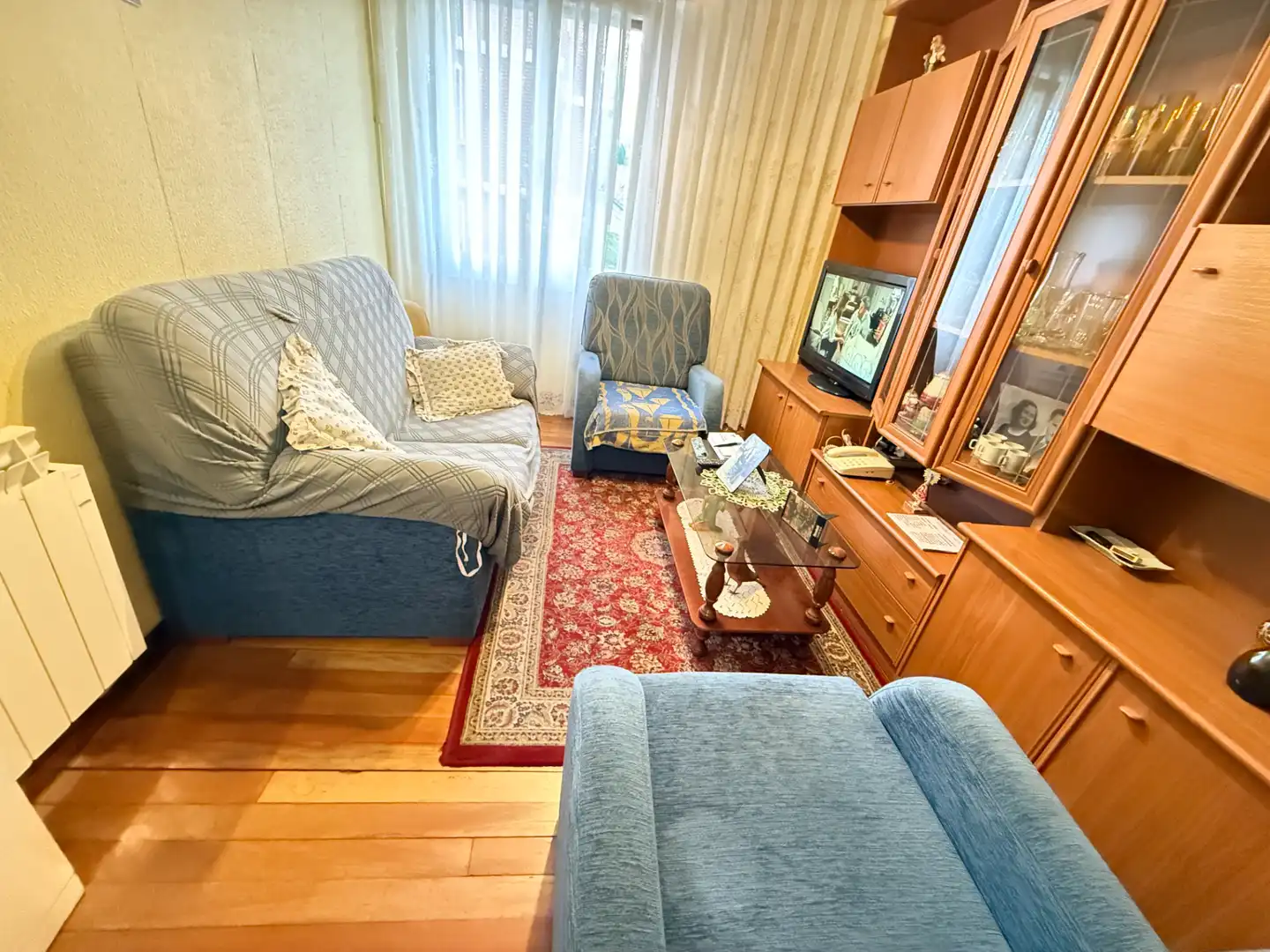 Sala d'estar de Pis en venda en Bilbao  amb Calefacció, Traster i Moblat