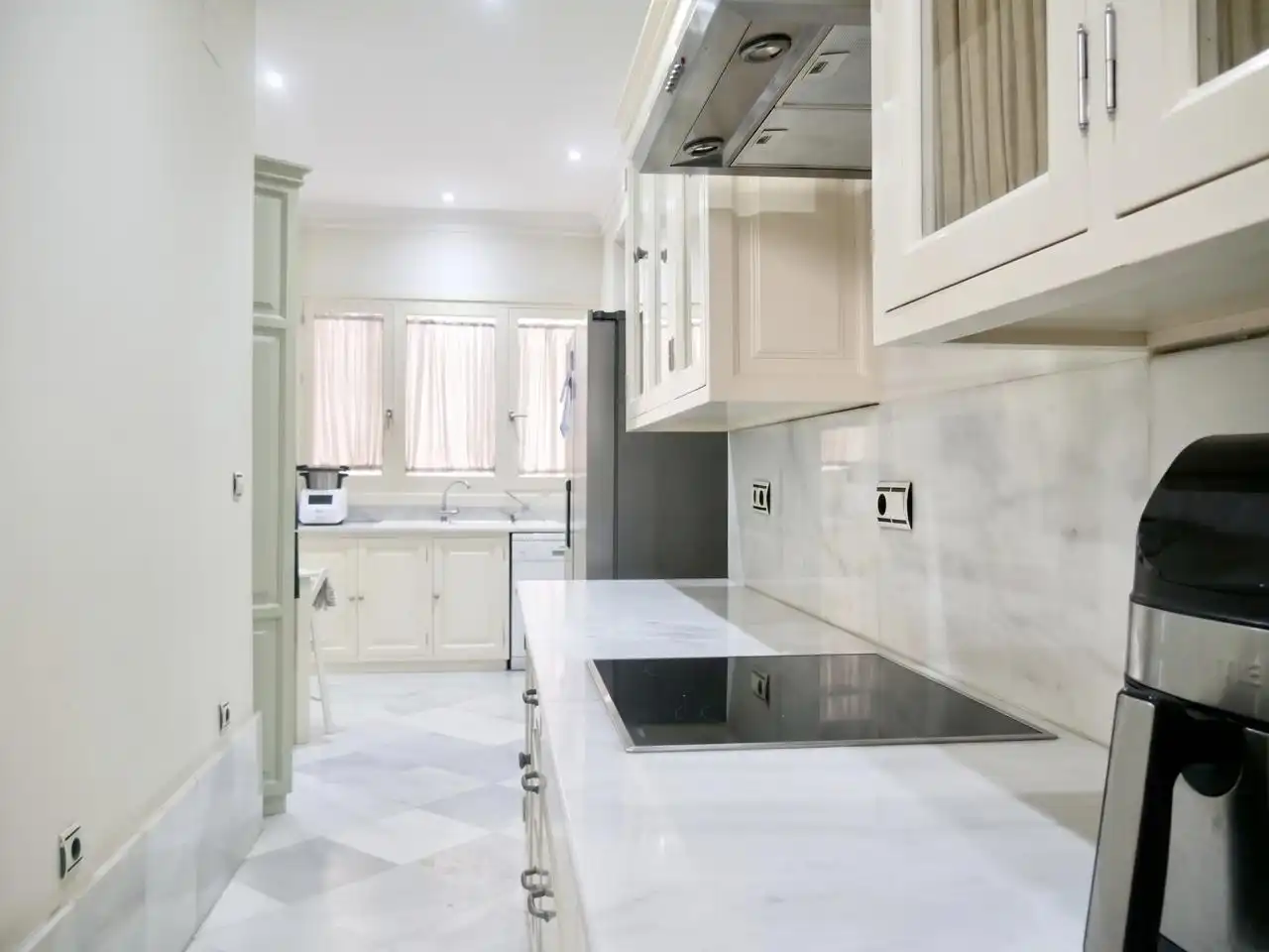 Kitchen of Flat for sale in Sevilla  with Air Conditioner, Terrace and Furnished