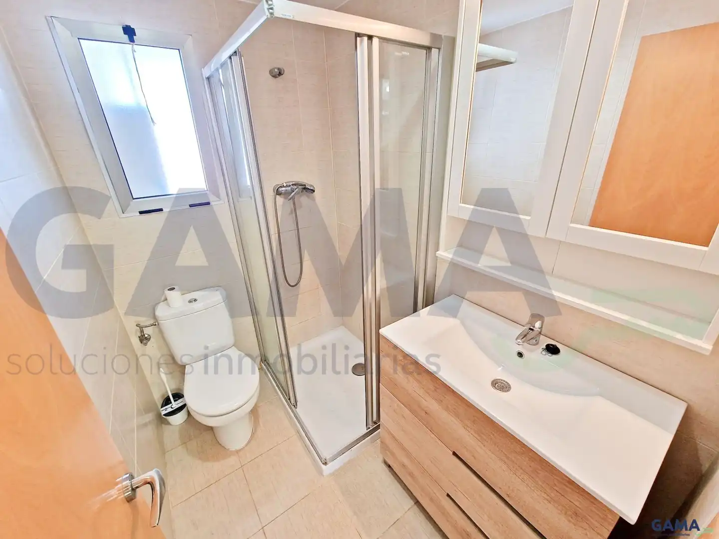 Baño de Piso de alquiler en Alzira con Aire acondicionado y Amueblado