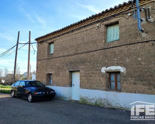 Exterior view of House or chalet for sale in Grisén  with Private garden