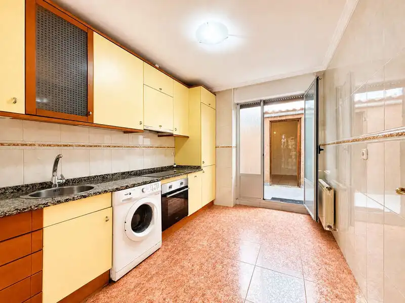 Cocina de Piso en venta en Vitoria - Gasteiz con Calefacción, Parquet y Terraza