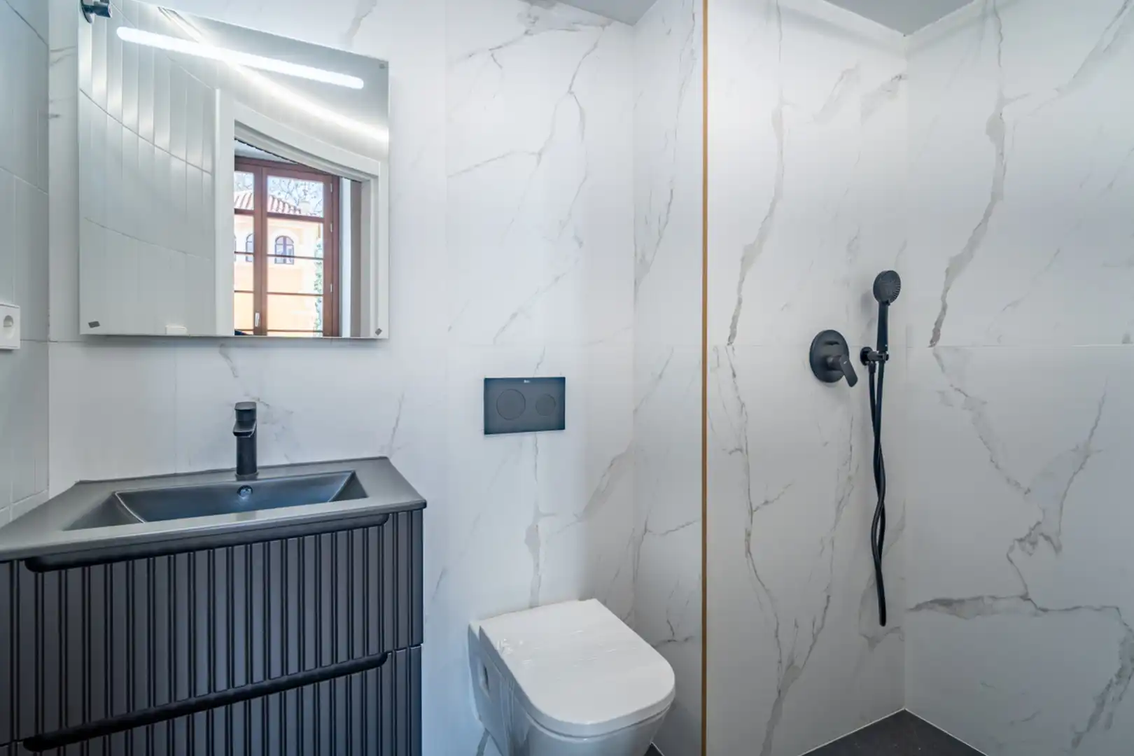 Baño de Loft en venta en Málaga con Piscina y Piscina comunitaria