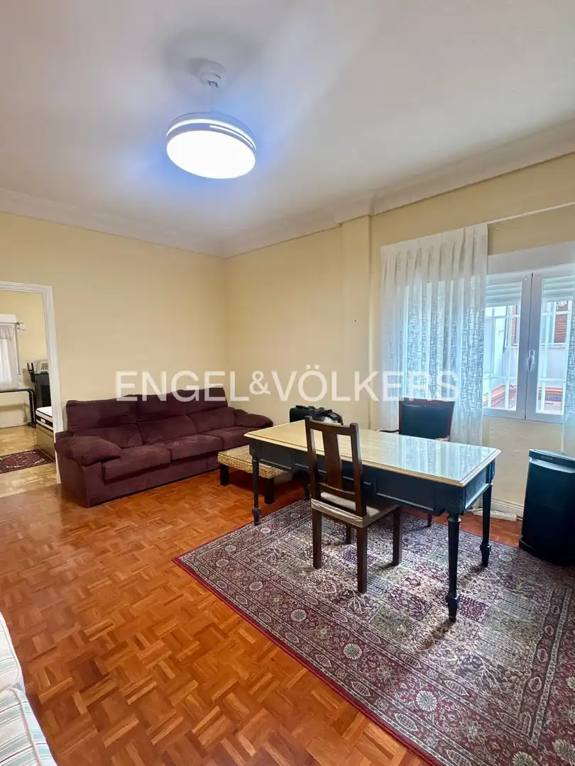 Living room of Flat for sale in  Madrid Capital  with Heating and Parquet flooring
