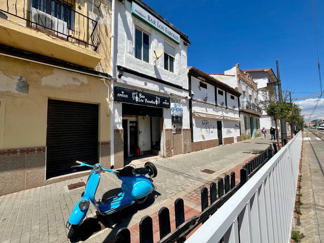 Casa adosada en Venta en Calle de Eugenia Viñes, 111 en El Cabanyal - El Canyamelar