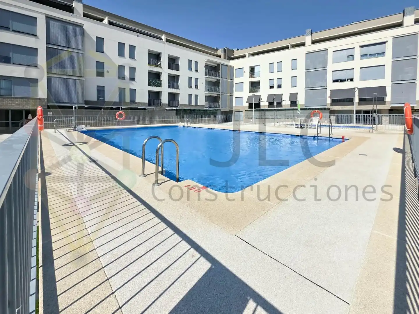 Piscina de Pis en venda en Alovera amb Aire condicionat, Calefacció i Parquet