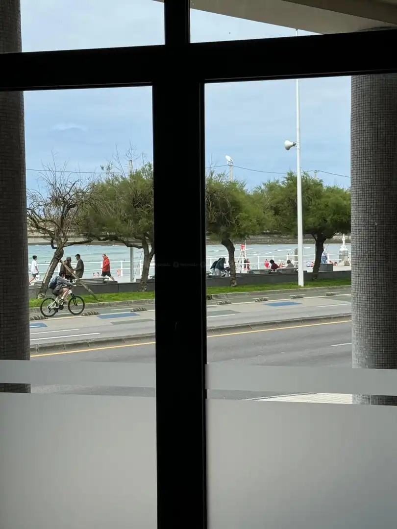 Vista exterior de Pis en venda en Gijón  amb Calefacció