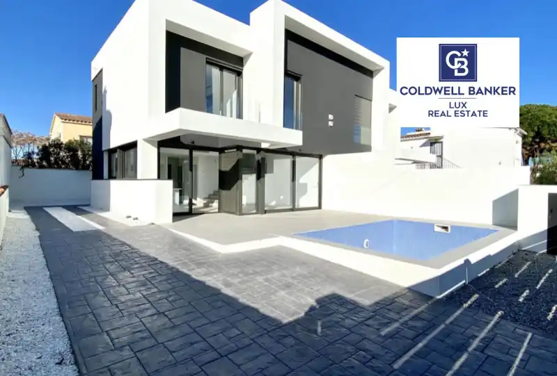 Casa amb piscina en venda a N/A