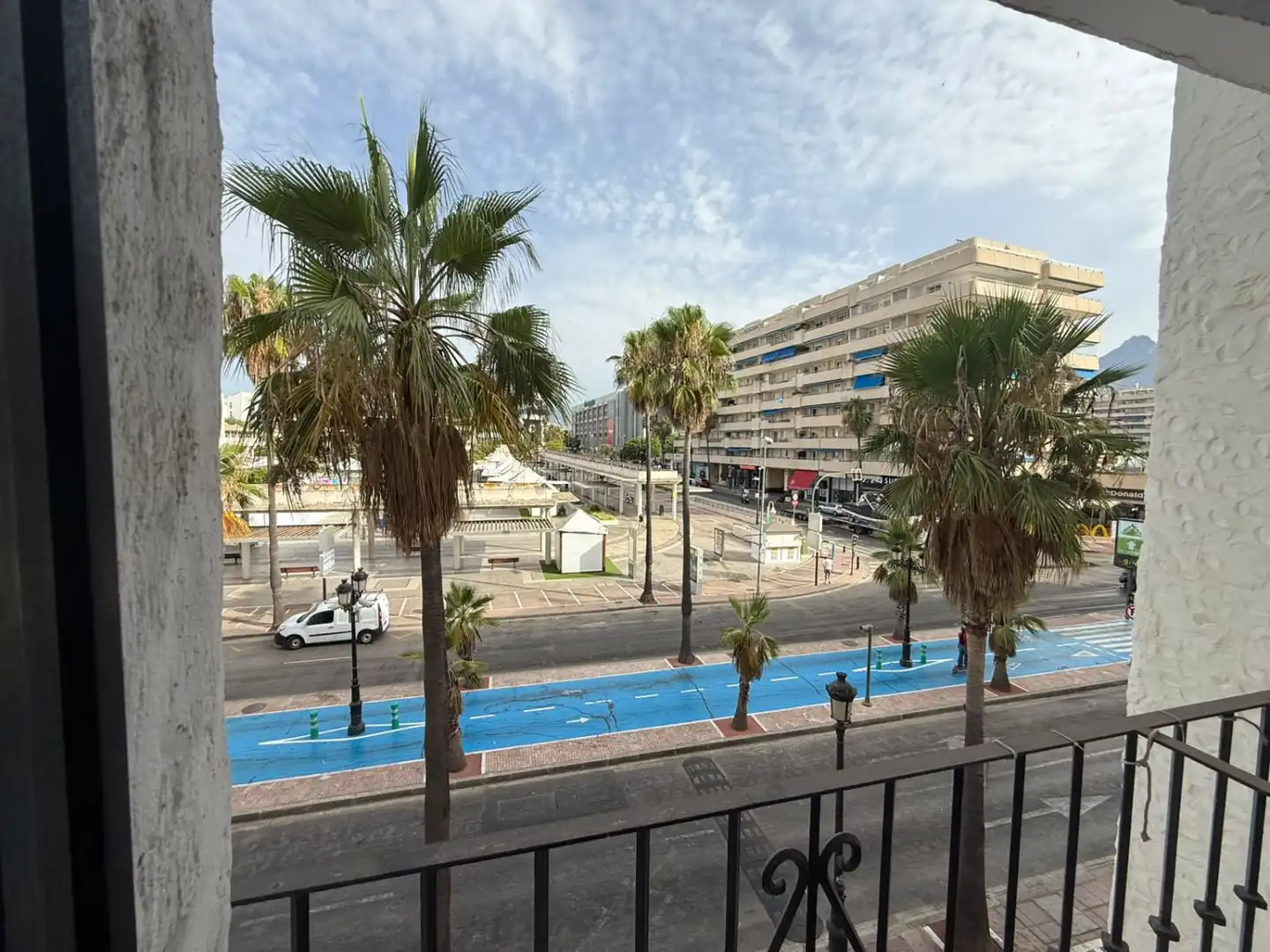 Vista exterior de Pis en venda en Marbella amb Calefacció i Terrassa
