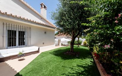 Jardí de Casa o xalet en venda en Alhaurín de la Torre amb Jardí privat, Terrassa i Piscina