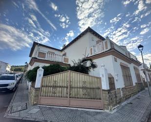 Vista exterior de Casa o xalet en venda en Canena amb Terrassa