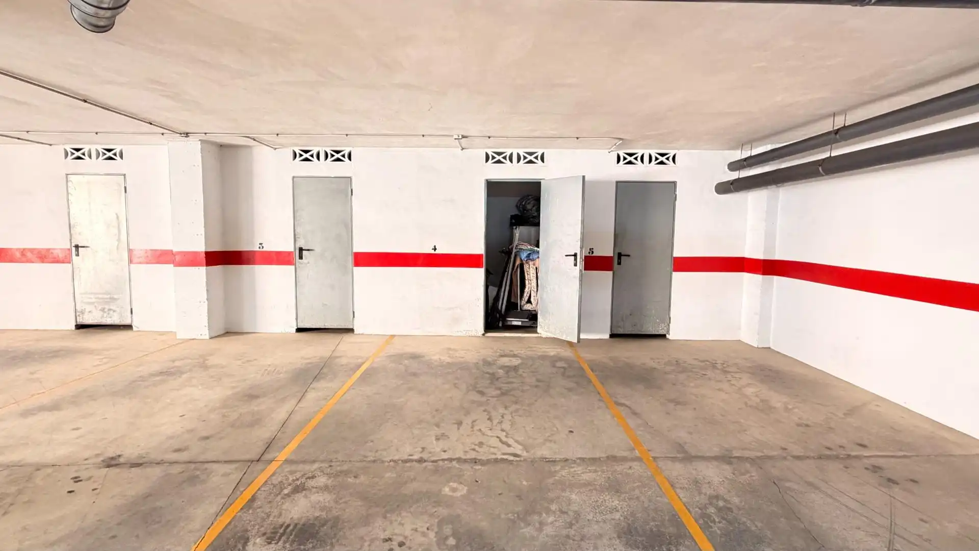 Parking de Apartamento en venta en Torrevieja con Aire acondicionado, Terraza y Amueblado