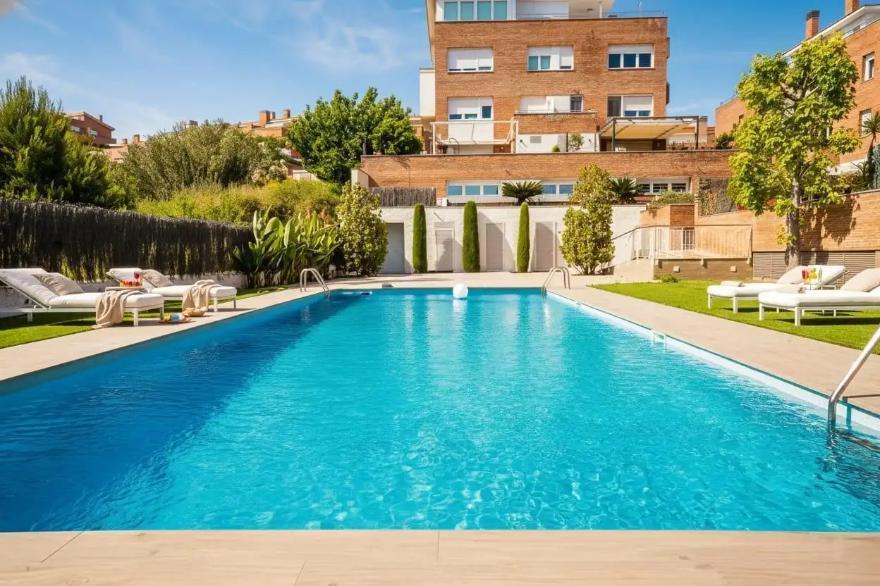 Schwimmbecken von Loft zum Verkauf in Tiana mit Privatgarten und Gemeinschaftspool